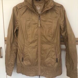 Mackage windbreaker